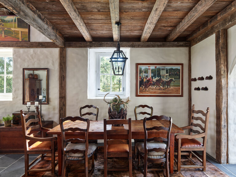 Gathering area in pub at Strand Millas